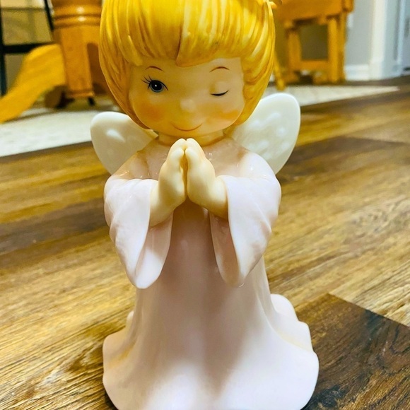 Angel Porcelain, Praying Angel, Classic Treasures Collectables - Picture 1 of 10